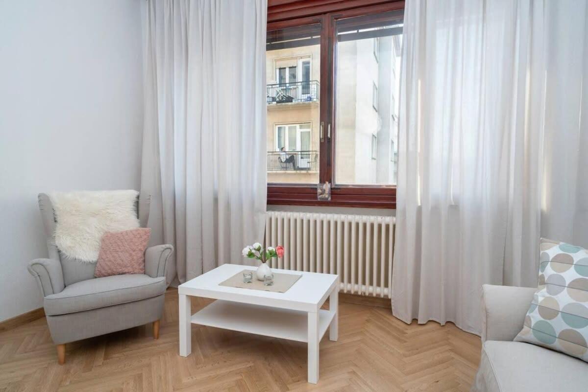 Convenient Apartment In The Heart Of Downtown Будапешт Экстерьер фото